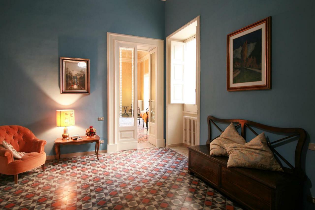 Chez Moi Charme B&B Lecce Bagian luar foto